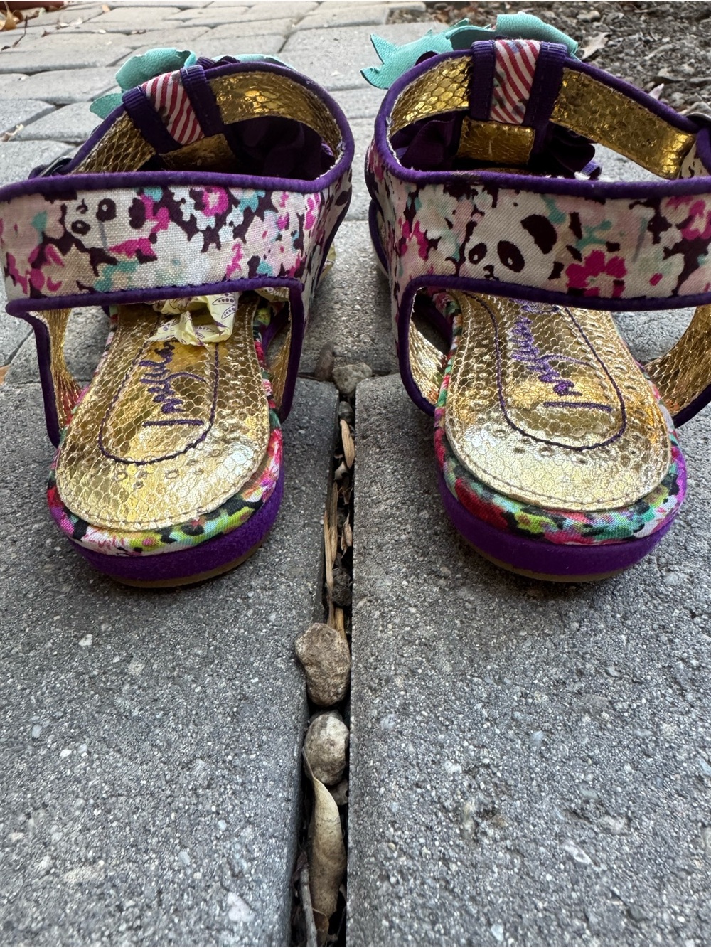 IRREGULAR CHOICE Purple Strawberry Pom Sandals Size 6.5 - Picture 3 of 8